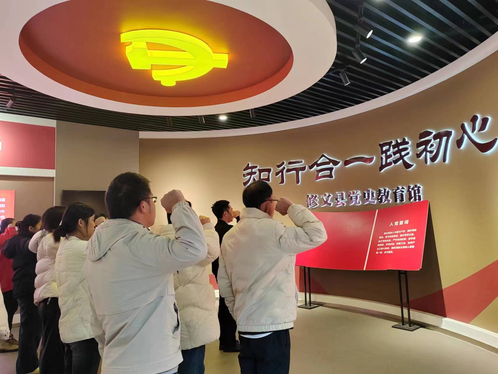 90292830.jpg 90292830.jpg